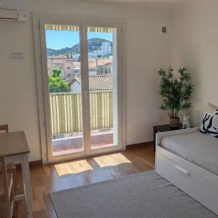 Bright With A Balcony In Апартаменты